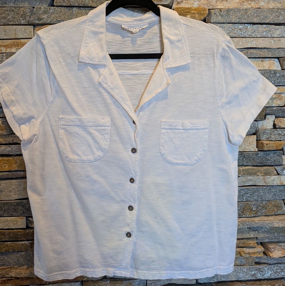 Classic White Button-Up Short Sleeve Shirt, Size L